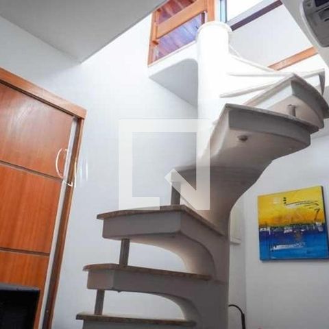 Casa de condomínio à venda com 220m², 4 quartos e 2 vagas