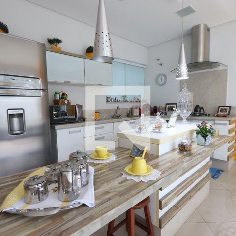 Casa para alugar com 260m², 3 quartos e 6 vagasCozinha
