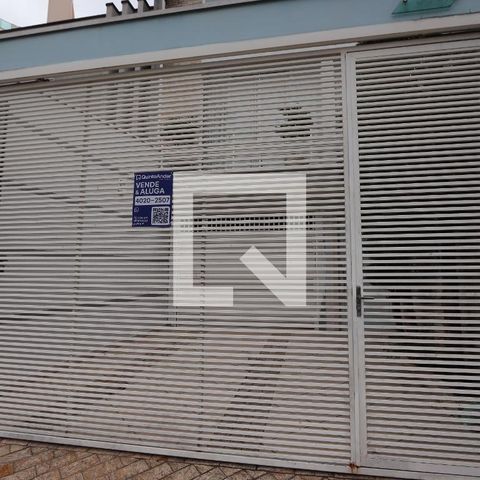 Casa para alugar com 260m², 3 quartos e 6 vagasFachada