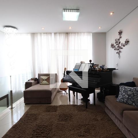 Casa para alugar com 260m², 3 quartos e 6 vagasSala