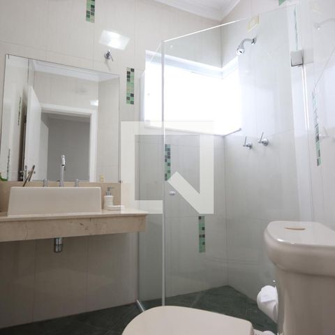 Casa para alugar com 260m², 3 quartos e 6 vagasBanheiro da Suíte 2