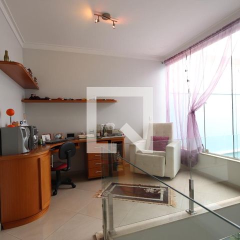Casa para alugar com 260m², 3 quartos e 6 vagasEscritório