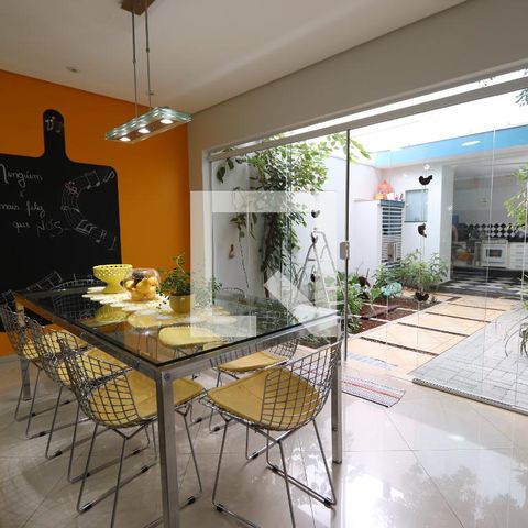 Casa para alugar com 260m², 3 quartos e 6 vagasCopa