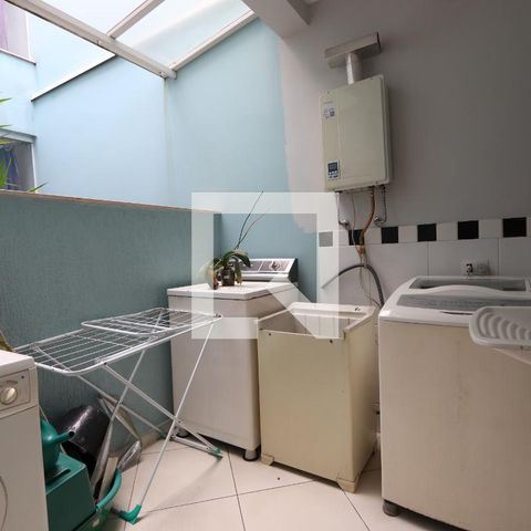 Casa para alugar com 260m², 3 quartos e 6 vagasLavanderia