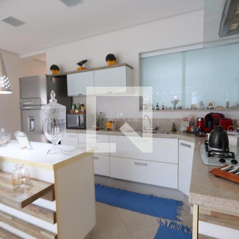 Casa para alugar com 260m², 3 quartos e 6 vagasCozinha