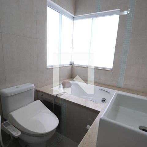 Casa para alugar com 260m², 3 quartos e 6 vagasBanheiro da Suíte Master