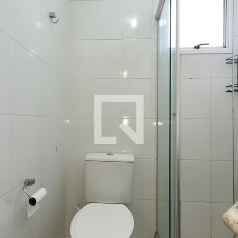 Casa à venda com 52m², 2 quartos e 1 vaga Casa à venda com 52m², 2 quartos e 1 vagaBanheiro