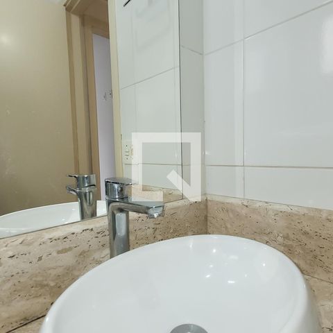 Casa à venda com 52m², 2 quartos e 1 vaga Casa à venda com 52m², 2 quartos e 1 vagaBanheiro
