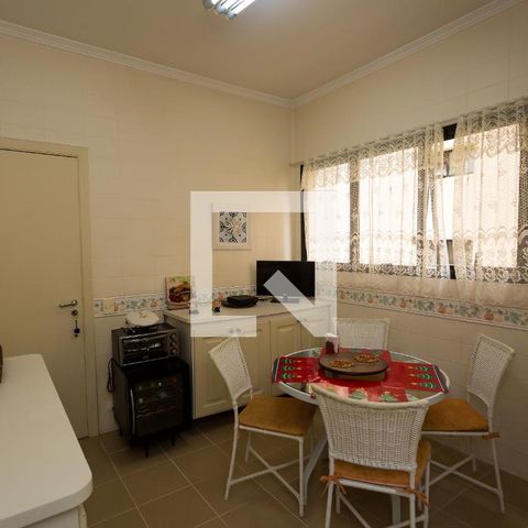 Apartamento à venda com 246m², 3 quartos e 4 vagas Apartamento à venda com 246m², 3 quartos e 4 vagasCopa