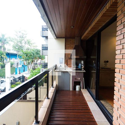 Apartamento à venda com 246m², 3 quartos e 4 vagas Apartamento à venda com 246m², 3 quartos e 4 vagasVaranda da Sala