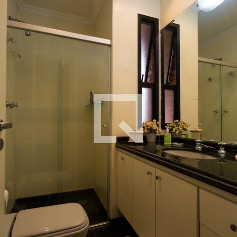 Apartamento à venda com 246m², 3 quartos e 4 vagas Apartamento à venda com 246m², 3 quartos e 4 vagasBanheiro da Suíte 1