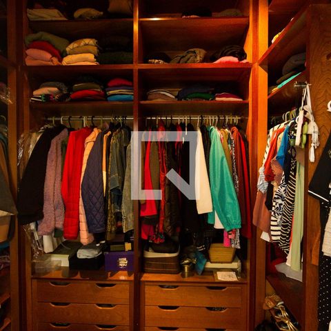 Apartamento à venda com 246m², 3 quartos e 4 vagas Apartamento à venda com 246m², 3 quartos e 4 vagasCloset da suíte 3