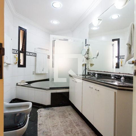 Apartamento à venda com 246m², 3 quartos e 4 vagas Apartamento à venda com 246m², 3 quartos e 4 vagasBanheiro da Suíte 3