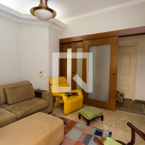 Apartamento à venda com 246m², 3 quartos e 4 vagas Apartamento à venda com 246m², 3 quartos e 4 vagasSala de TV