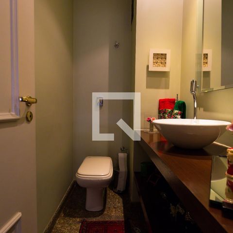 Apartamento à venda com 246m², 3 quartos e 4 vagas Apartamento à venda com 246m², 3 quartos e 4 vagasLavabo