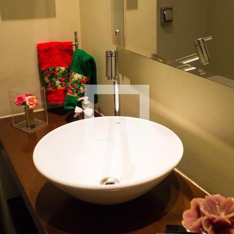 Apartamento à venda com 246m², 3 quartos e 4 vagas Apartamento à venda com 246m², 3 quartos e 4 vagasLavabo