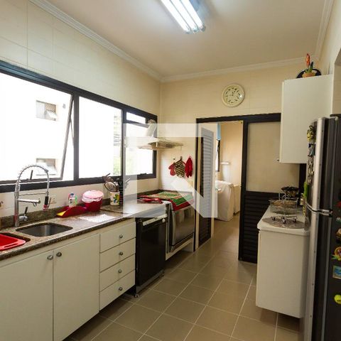 Apartamento à venda com 246m², 3 quartos e 4 vagas Apartamento à venda com 246m², 3 quartos e 4 vagasCozinha