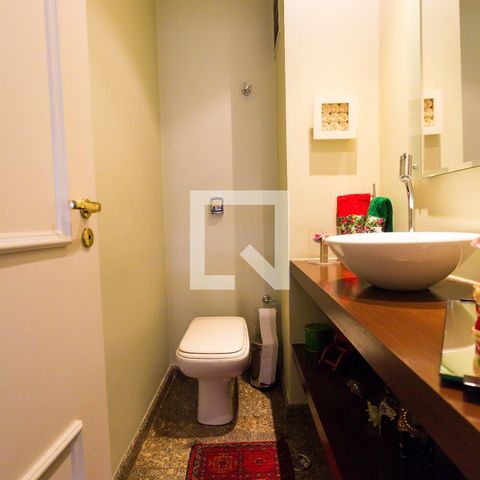 Apartamento à venda com 246m², 3 quartos e 4 vagas Apartamento à venda com 246m², 3 quartos e 4 vagasLavabo