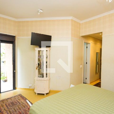 Apartamento à venda com 246m², 3 quartos e 4 vagas Apartamento à venda com 246m², 3 quartos e 4 vagassuíte 3