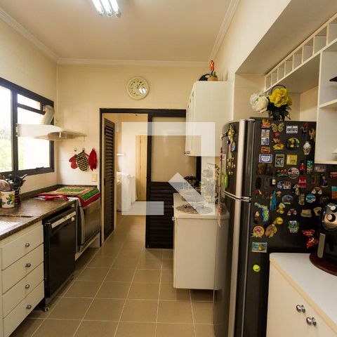 Apartamento à venda com 246m², 3 quartos e 4 vagas Apartamento à venda com 246m², 3 quartos e 4 vagasCozinha