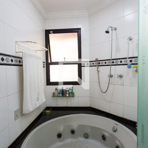 Apartamento à venda com 246m², 3 quartos e 4 vagas Apartamento à venda com 246m², 3 quartos e 4 vagasBanheiro da Suíte 3
