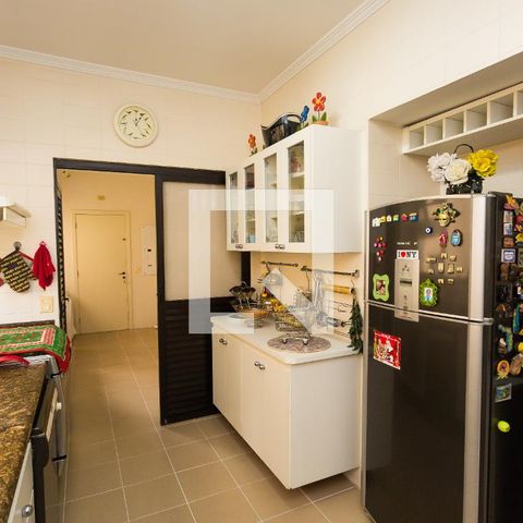 Apartamento à venda com 246m², 3 quartos e 4 vagas Apartamento à venda com 246m², 3 quartos e 4 vagasCozinha