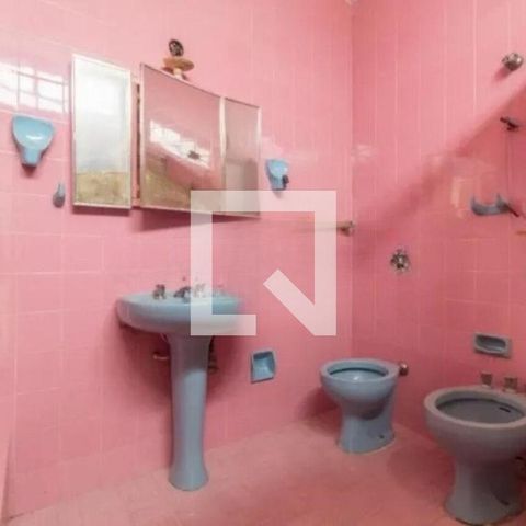Casa à venda com 147m², 2 quartos e 2 vagas