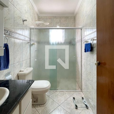 Casa à venda com 247m², 3 quartos e 4 vagasBanheiro Social 2