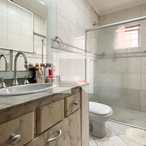 Casa à venda com 247m², 3 quartos e 4 vagasBanheiro Social 1 