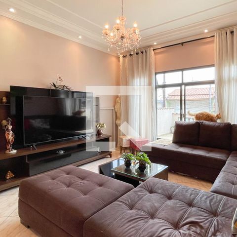 Casa à venda com 247m², 3 quartos e 4 vagasSala 