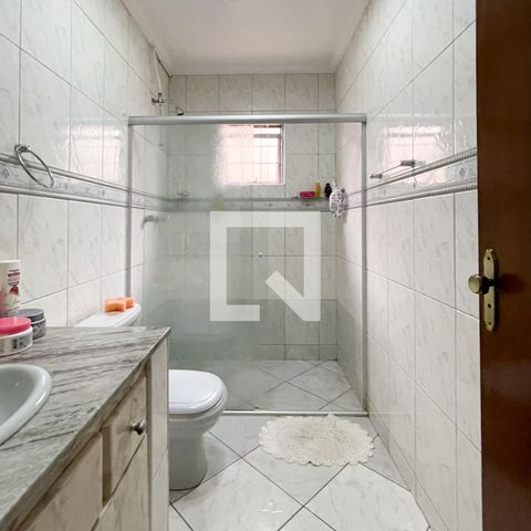 Casa à venda com 247m², 3 quartos e 4 vagasBanheiro Social 1 