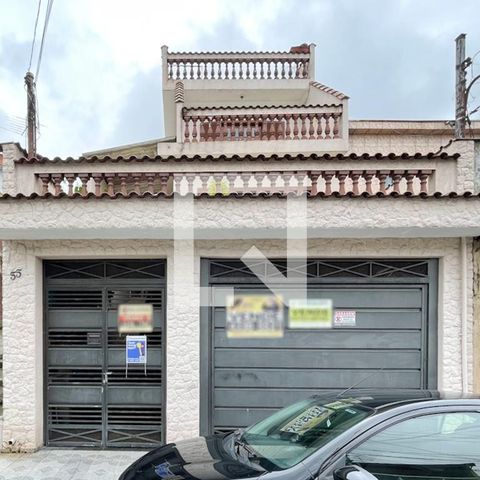 Casa à venda com 247m², 3 quartos e 4 vagasFachada