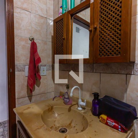 Casa à venda com 250m², 4 quartos e 2 vagas Casa à venda com 250m², 4 quartos e 2 vagasBanheiro 2