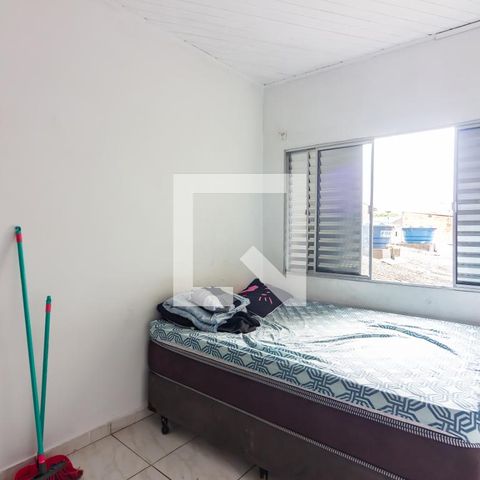 Casa à venda com 250m², 4 quartos e 2 vagas Casa à venda com 250m², 4 quartos e 2 vagasQuarto 2