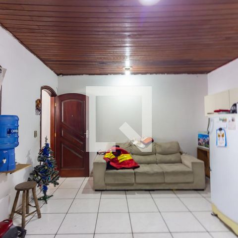 Casa à venda com 250m², 4 quartos e 2 vagas Casa à venda com 250m², 4 quartos e 2 vagasSala