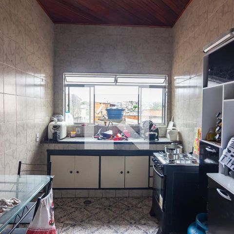 Casa à venda com 250m², 4 quartos e 2 vagas Casa à venda com 250m², 4 quartos e 2 vagasCozinha 1