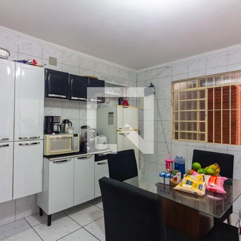 Casa à venda com 250m², 4 quartos e 2 vagas Casa à venda com 250m², 4 quartos e 2 vagasCozinha 2