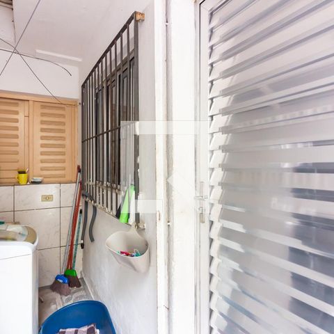 Casa à venda com 250m², 4 quartos e 2 vagas Casa à venda com 250m², 4 quartos e 2 vagasCasa Fechada