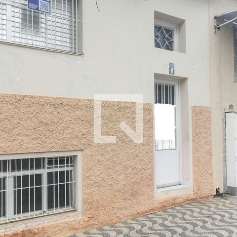 Casa à venda com 80m², 2 quartos e sem vaga Casa à venda com 80m², 2 quartos e sem vagaFachada