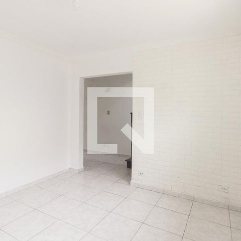 Casa à venda com 80m², 2 quartos e sem vaga Casa à venda com 80m², 2 quartos e sem vagaSala