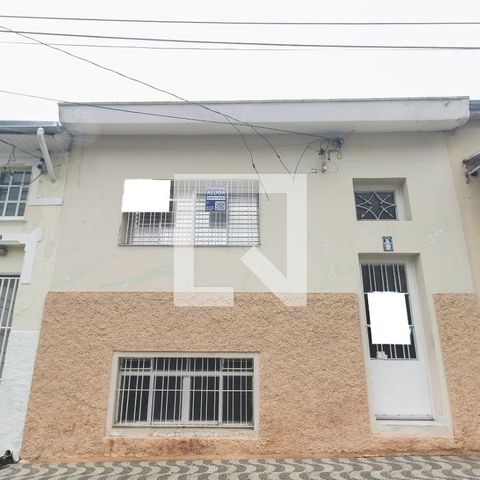 Casa à venda com 80m², 2 quartos e sem vaga Casa à venda com 80m², 2 quartos e sem vagaFachada