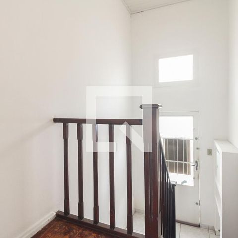 Casa à venda com 80m², 2 quartos e sem vaga Casa à venda com 80m², 2 quartos e sem vagaCorredor de Acesso