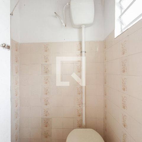 Casa à venda com 80m², 2 quartos e sem vaga Casa à venda com 80m², 2 quartos e sem vagaQuintal e Área de Serviço - Banheiro de Serviço