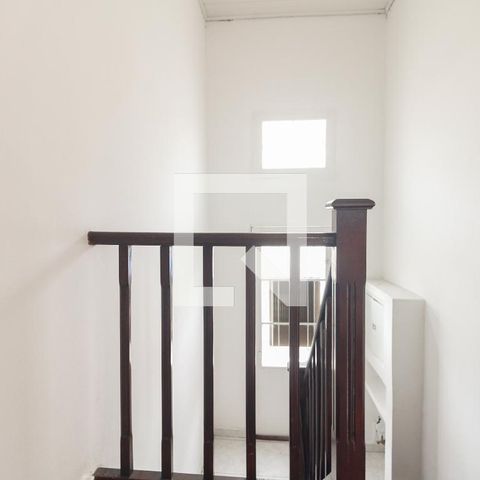 Casa à venda com 80m², 2 quartos e sem vaga Casa à venda com 80m², 2 quartos e sem vagaCorredor de Acesso