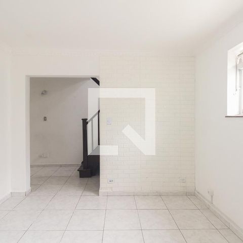 Casa à venda com 80m², 2 quartos e sem vaga Casa à venda com 80m², 2 quartos e sem vagaSala