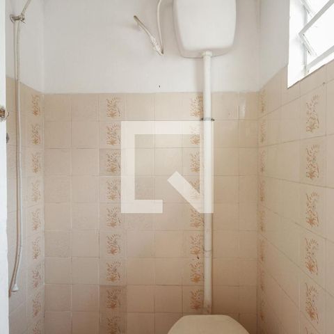 Casa à venda com 80m², 2 quartos e sem vaga Casa à venda com 80m², 2 quartos e sem vagaQuintal e Área de Serviço - Banheiro de Serviço