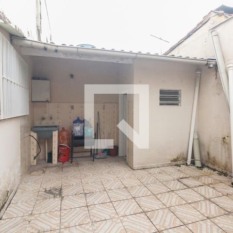 Casa à venda com 80m², 2 quartos e sem vaga Casa à venda com 80m², 2 quartos e sem vagaQuintal e Área de Serviço