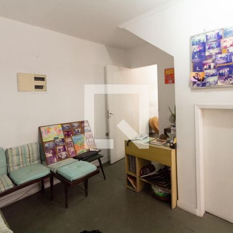 Casa para alugar com 300m², 3 quartos e 2 vagas Casa para alugar com 300m², 3 quartos e 2 vagasHall