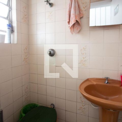 Casa para alugar com 300m², 3 quartos e 2 vagas Casa para alugar com 300m², 3 quartos e 2 vagaslavabo