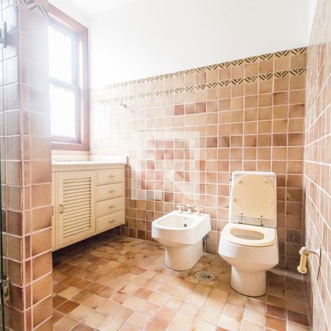 Casa de condomínio à venda com 445m², 3 quartos e 4 vagasBanheiro 2